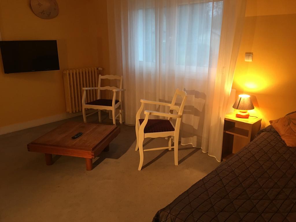 Bagnoles Hotel - Contact Hotel Bagnoles de l'Orne Normandie エクステリア 写真